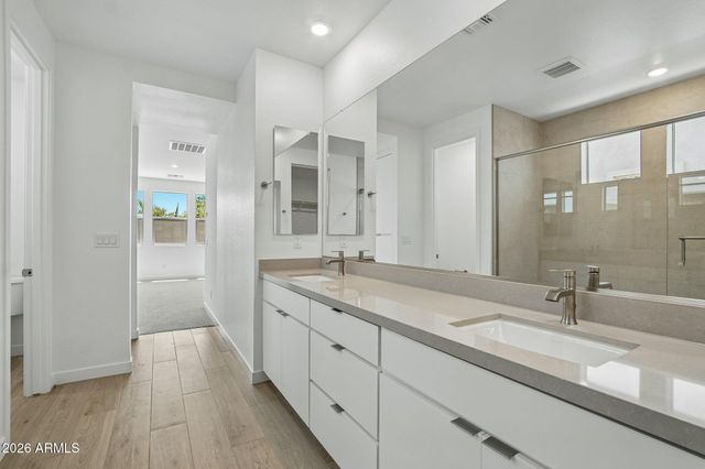 7945 W LOMA Lane, Peoria, AZ 85345