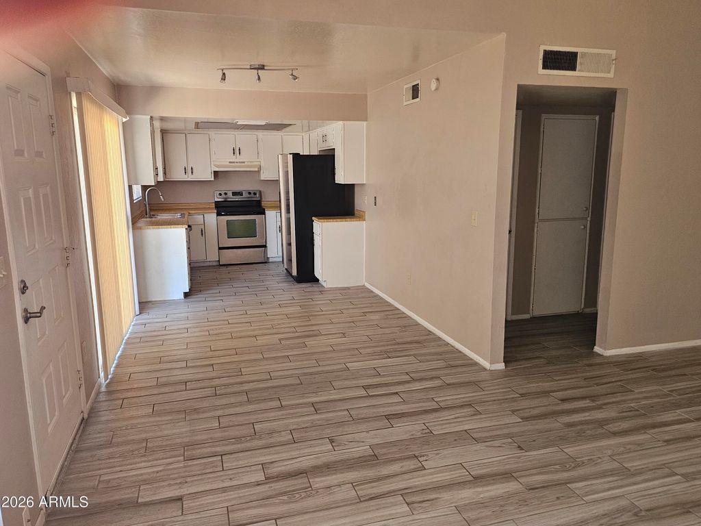 35 W CONCORDA Drive 104, Tempe, AZ 85282 — photo 4