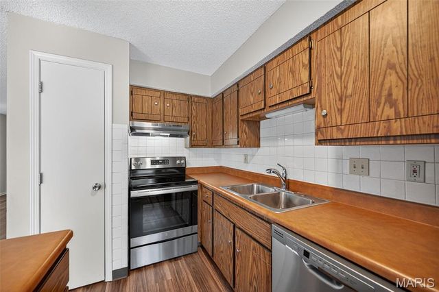 2314 Highland Hill Drive, St Peters, MO 63376