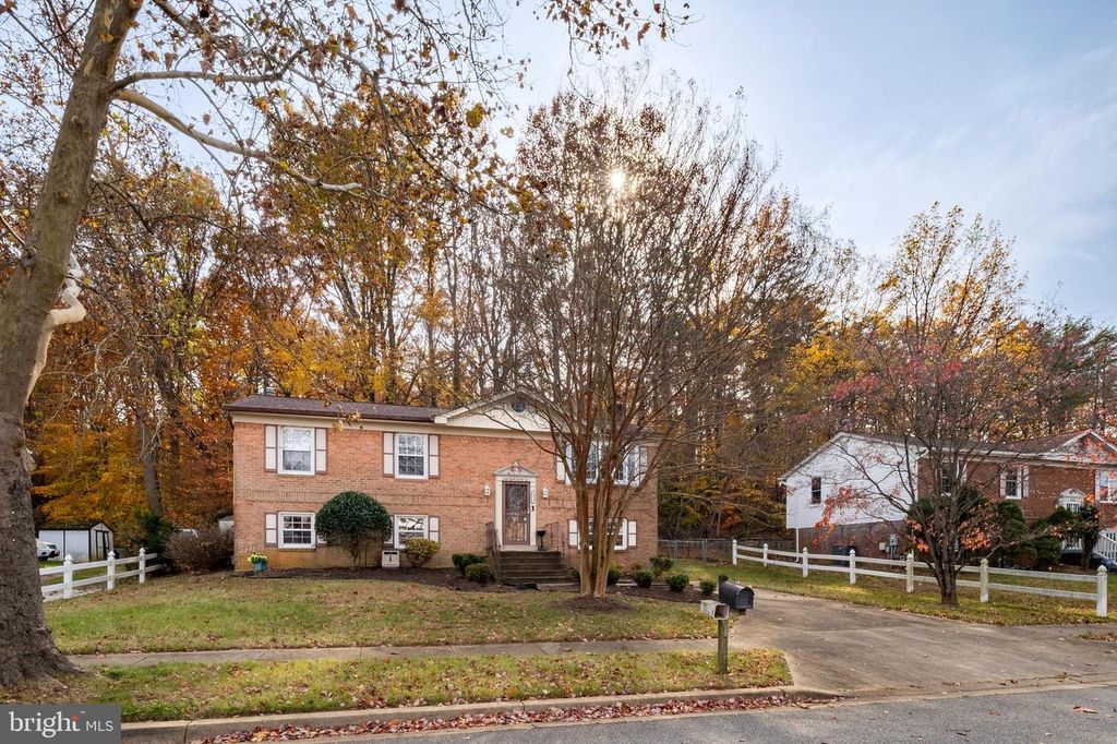 Image 1 of property listing at 6824 SOUTHFIELD RD, Fort Washington, MD 20744