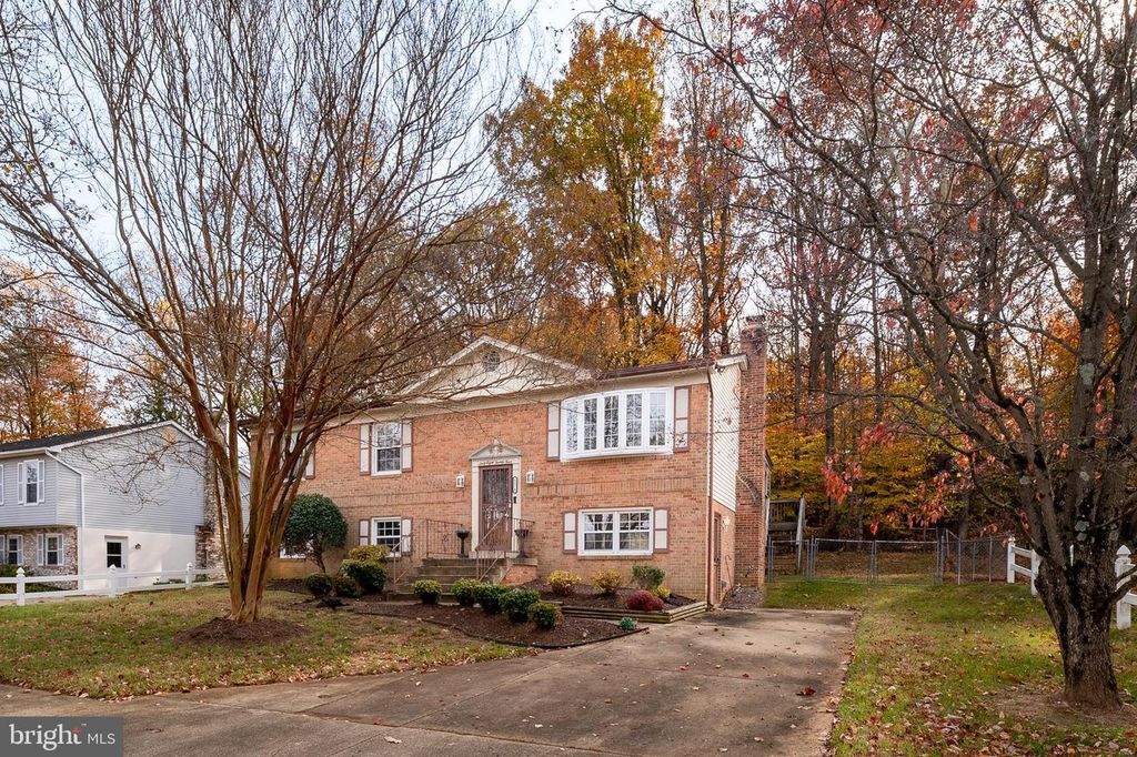 Image 2 of property listing at 6824 SOUTHFIELD RD, Fort Washington, MD 20744