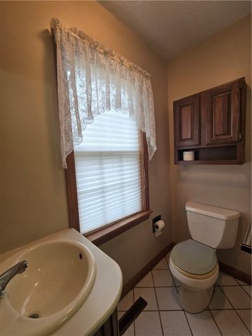 205 Hamburg Rd, Hempfield Twp, PA 16125