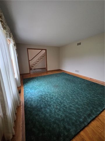 205 Hamburg Rd, Hempfield Twp, PA 16125