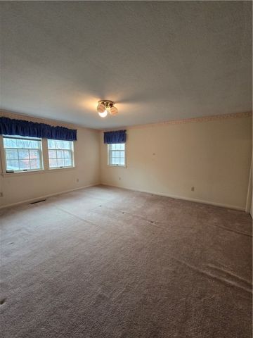 205 Hamburg Rd, Hempfield Twp, PA 16125