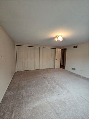 205 Hamburg Rd, Hempfield Twp, PA 16125