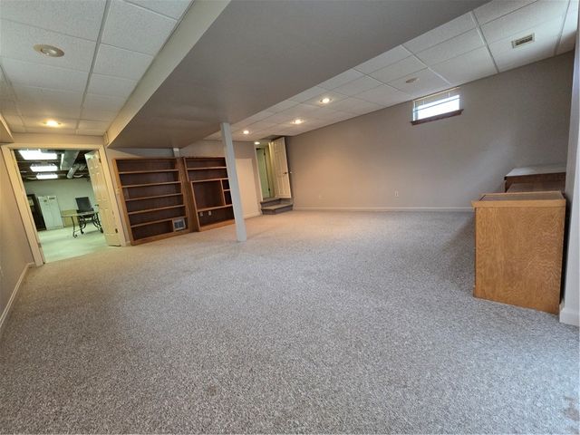 205 Hamburg Rd, Hempfield Twp, PA 16125