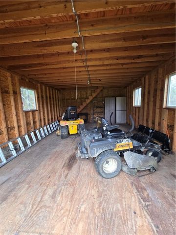 205 Hamburg Rd, Hempfield Twp, PA 16125