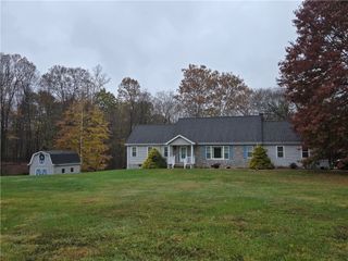 205 Hamburg Rd, Hempfield Twp, PA 16125