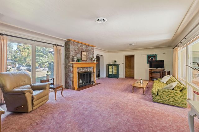 547 Oakdale Drive, Medford, OR 97501