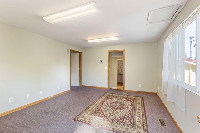 547 Oakdale Drive, Medford, OR 97501