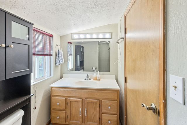 547 Oakdale Drive, Medford, OR 97501