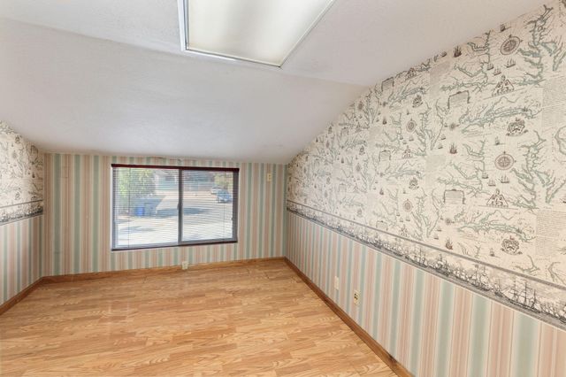 547 Oakdale Drive, Medford, OR 97501