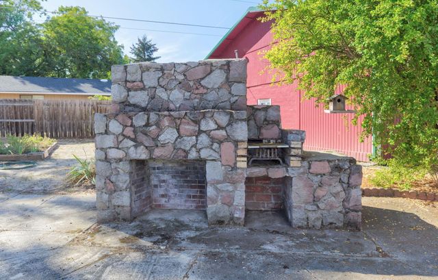 547 Oakdale Drive, Medford, OR 97501