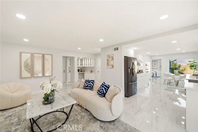 9810 Calendula Ave, Westminster, CA 92683