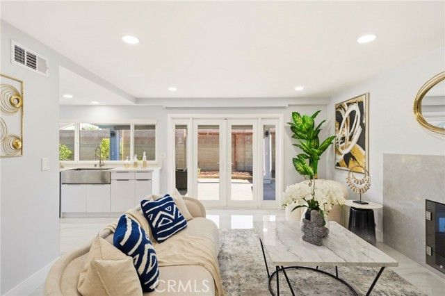 9810 Calendula Ave, Westminster, CA 92683