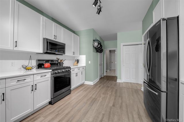 626 Village Green N, Port Washington, NY 11050