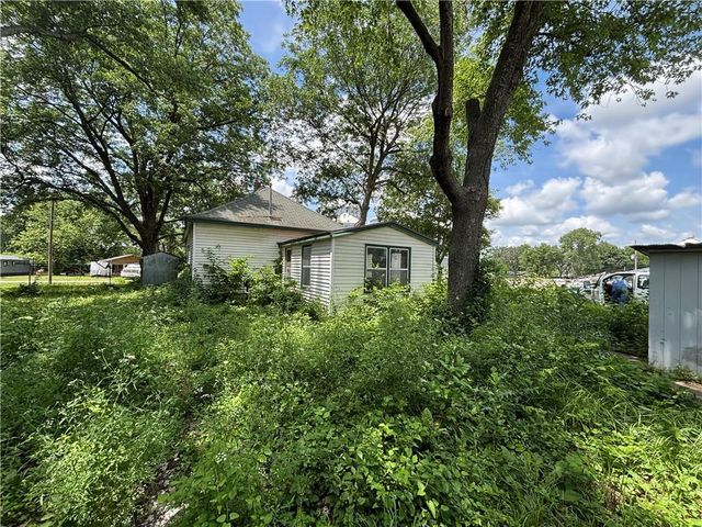 114 Schofield Street, Waverly, KS 66871