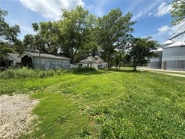 114 Schofield Street, Waverly, KS 66871