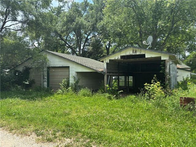 114 Schofield Street, Waverly, KS 66871