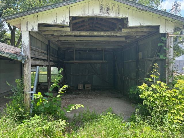 114 Schofield Street, Waverly, KS 66871