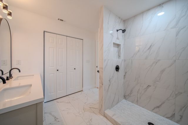 5219 Chippewa Drive, Dallas, TX 75212
