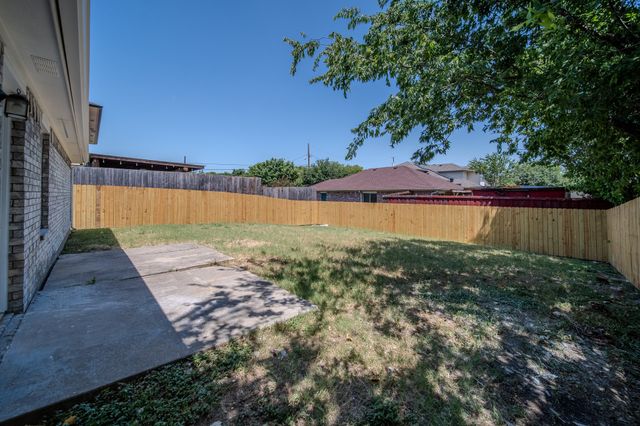 5219 Chippewa Drive, Dallas, TX 75212