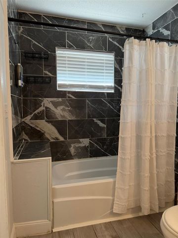 2020 E POWHATAN AVENUE, Tampa, FL 33610