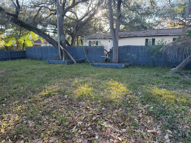 2020 E POWHATAN AVENUE, Tampa, FL 33610