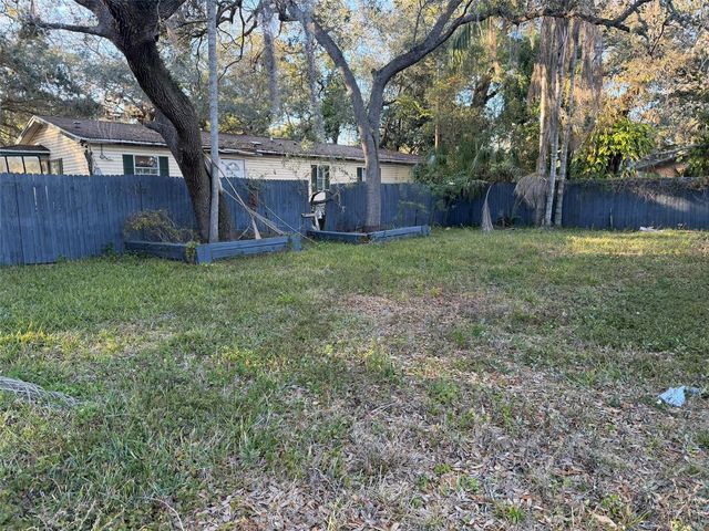 2020 E POWHATAN AVENUE, Tampa, FL 33610