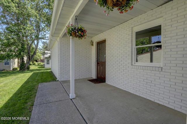 26 Lansdale Drive, Marlboro, NJ 07746