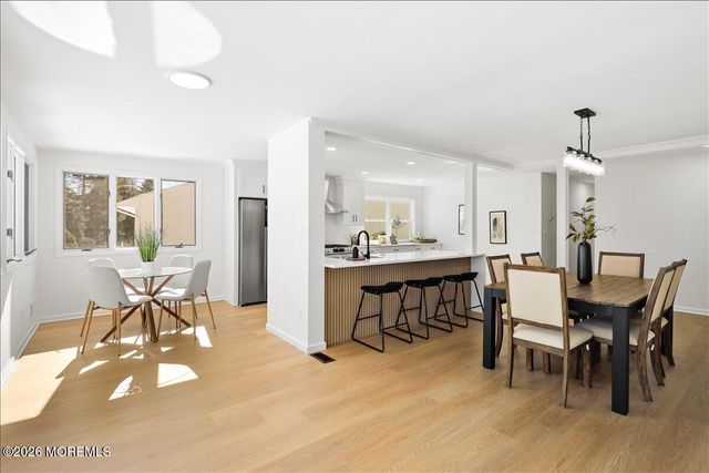 26 Lansdale Drive, Marlboro, NJ 07746