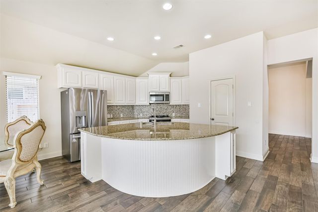 2919 Silhouette Bay Drive, Pearland, TX 77584