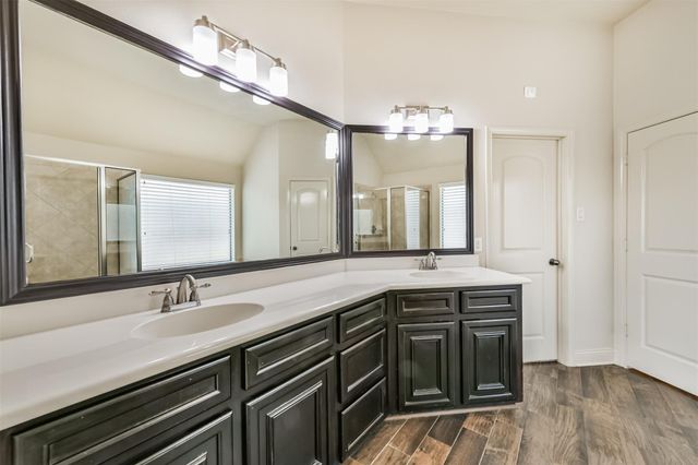 2919 Silhouette Bay Drive, Pearland, TX 77584