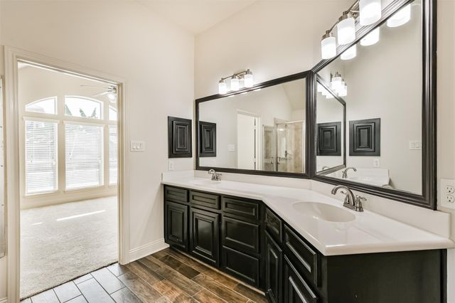 2919 Silhouette Bay Drive, Pearland, TX 77584