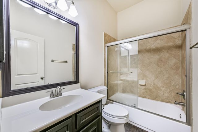 2919 Silhouette Bay Drive, Pearland, TX 77584