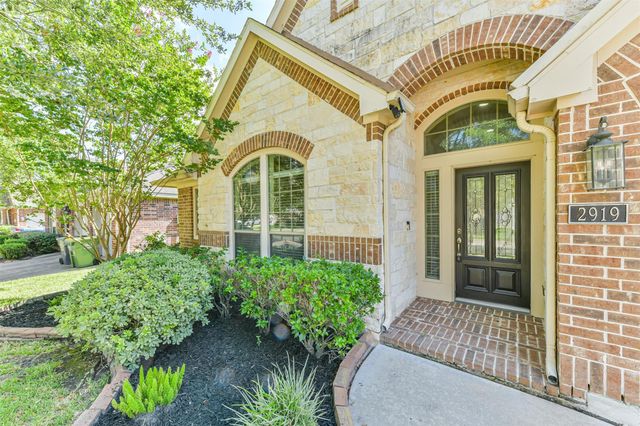 2919 Silhouette Bay Drive, Pearland, TX 77584