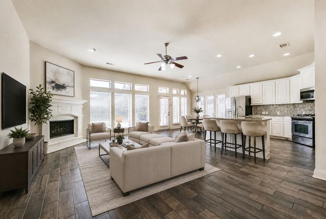 2919 Silhouette Bay Drive, Pearland, TX 77584