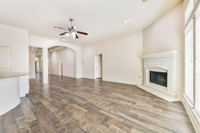 2919 Silhouette Bay Drive, Pearland, TX 77584