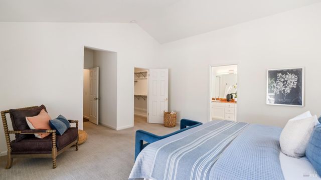 219 Burgundy Rd, Healdsburg, CA 95448