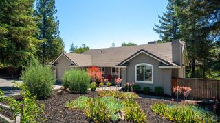 219 Burgundy Rd, Healdsburg, CA 95448