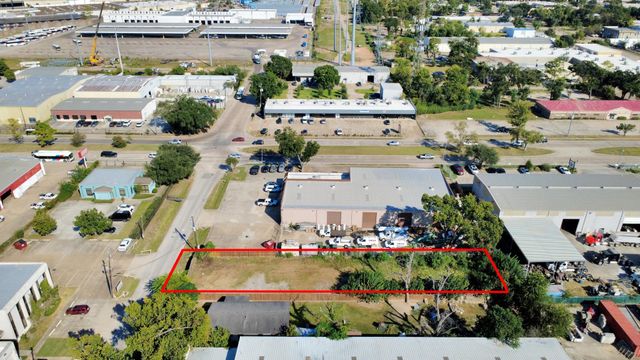 5717 Centralcrest St, Houston, TX 77092