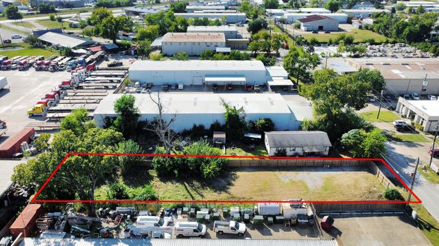 5717 Centralcrest St, Houston, TX 77092