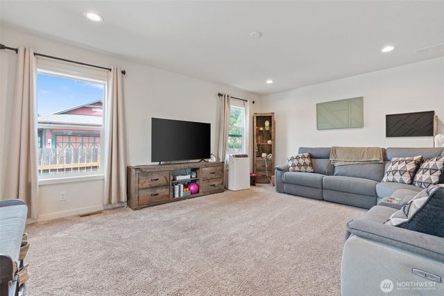 1018 SE Front Street, Winlock, WA 98596