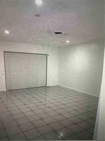 9010 NW 38th Dr 3, Coral Springs, FL 33065