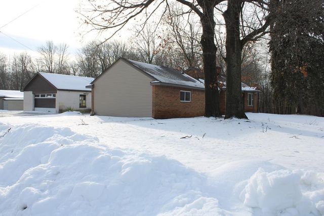 5020 E Arnold Lake Road, Harrison, MI 48625