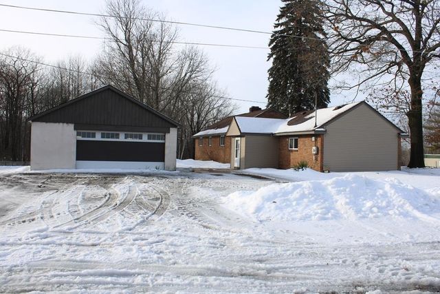 5020 E Arnold Lake Road, Harrison, MI 48625