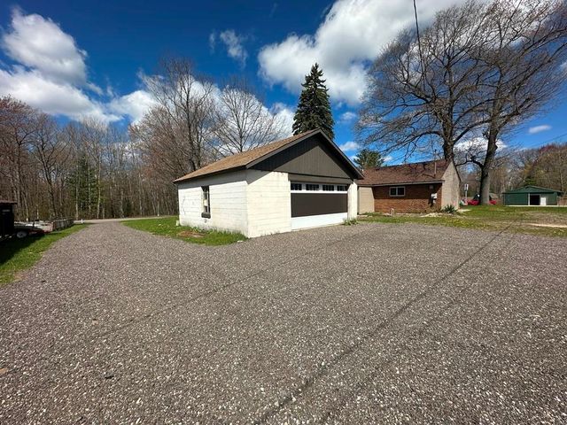 5020 E Arnold Lake Road, Harrison, MI 48625