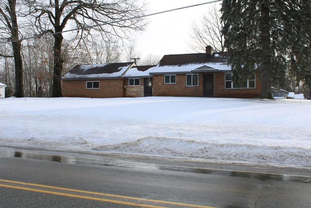 5020 E Arnold Lake Road, Harrison, MI 48625