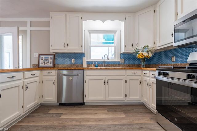 729 Wood Duck LN, Chesapeake, VA 23323