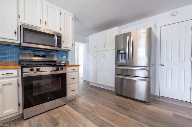 729 Wood Duck LN, Chesapeake, VA 23323